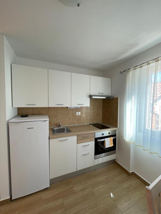 Apartamento Rozmaryn Nerezine Exterior foto